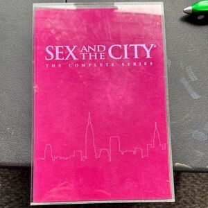 Sex and the City: The Complete Series - Pink DVD Set